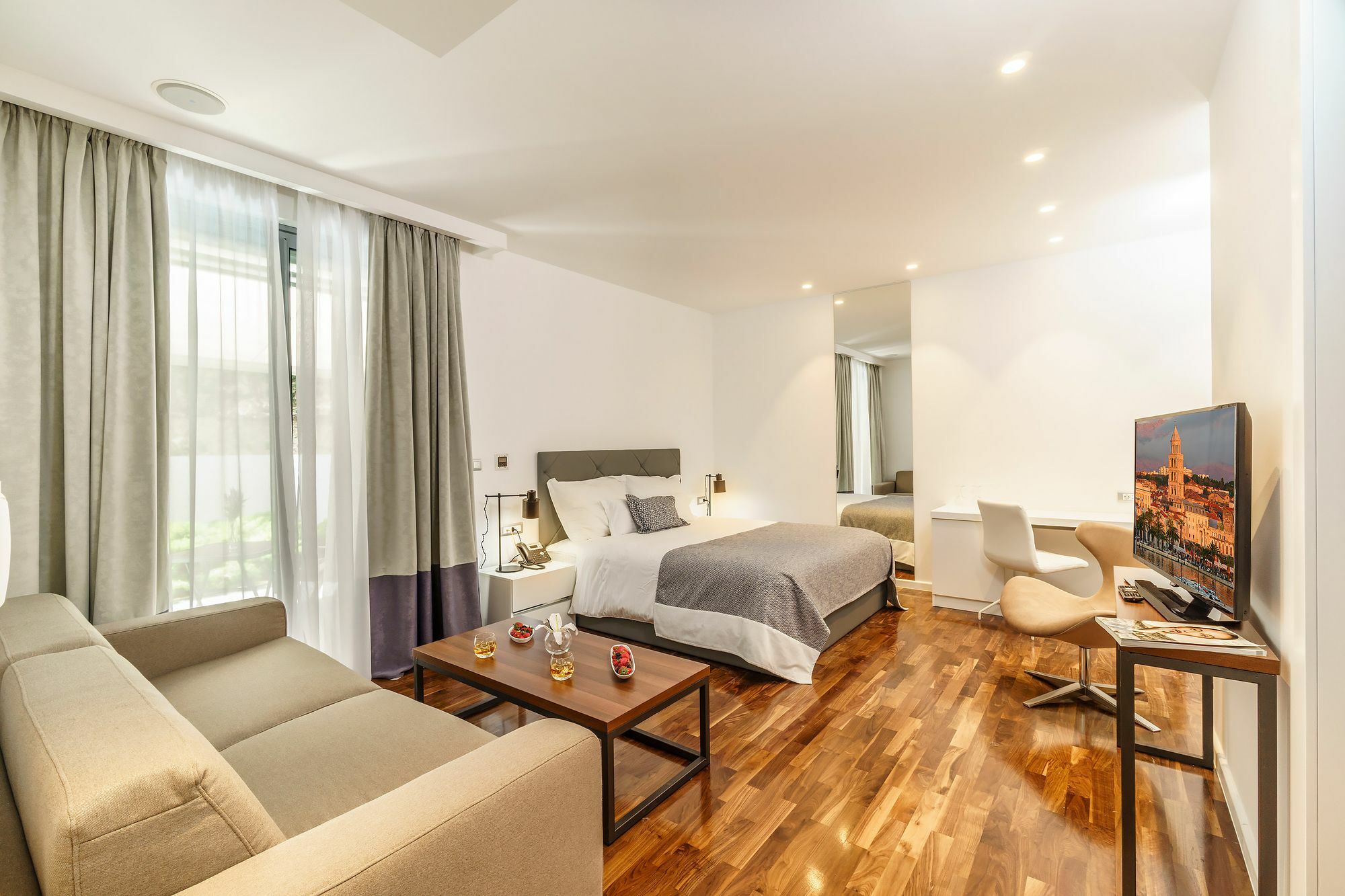 Rooms Oasis Life Split Luaran gambar