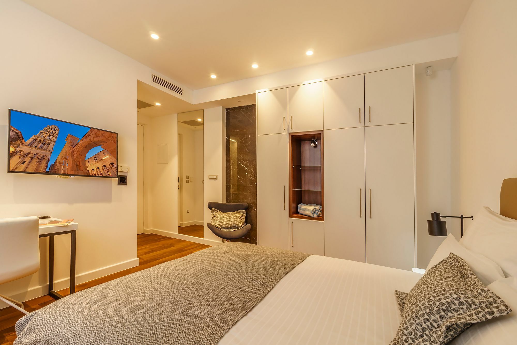 Rooms Oasis Life Split Luaran gambar